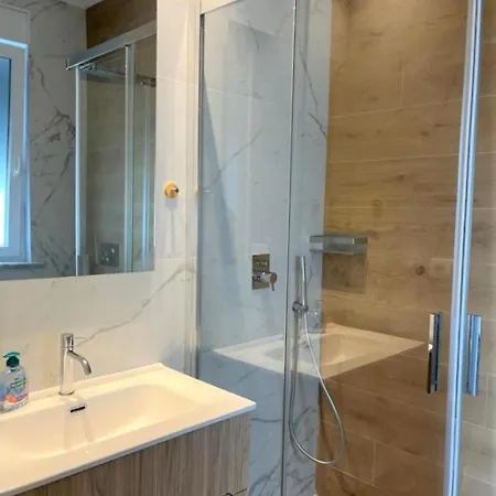 Casemaggi Poets Bay Terrace Apartment *