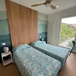 Casemaggi Poets Bay Terrace Apartamento *
